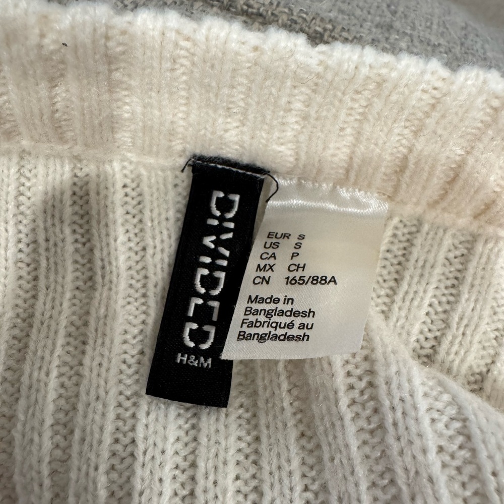 H&M cropped sweater size small - Picture 2 of 2